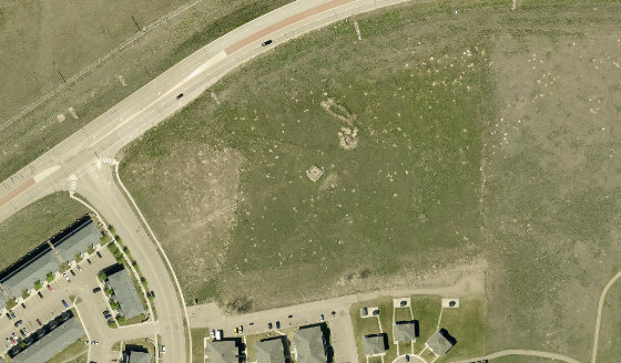 Satellite view of 351 Northlands Way NE in City of Medicine Hat, with the parcel boundary outlined