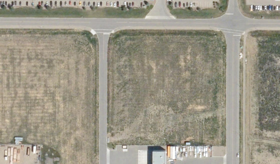 Satellite view of 3526 Giffen Rd N in City of Lethbridge, with the parcel boundary outlined