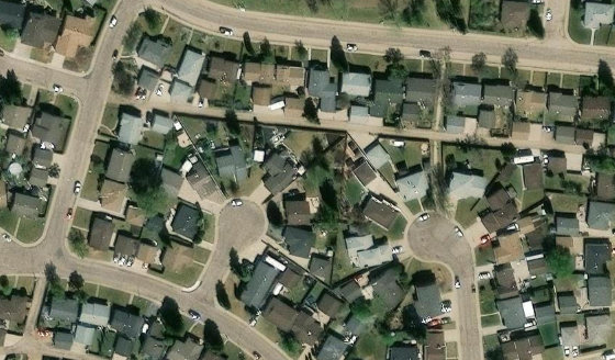 Satellite view of PLAN 7720498 BLOCK 44 LOT 43 in City of Edmonton, with the parcel boundary outlined