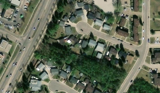Satellite view of PLAN 4547TR BLOCK 20 LOT 11 in City of Edmonton, with the parcel boundary outlined