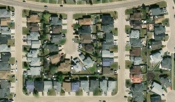 Satellite view of PLAN 9222664 BLOCK 38 LOT 21 in City of Edmonton, with the parcel boundary outlined