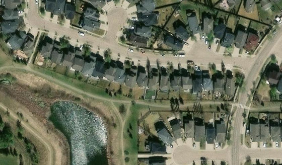 Satellite view of PLAN 0526576 BLOCK 4 LOT 27 in City of Edmonton, with the parcel boundary outlined