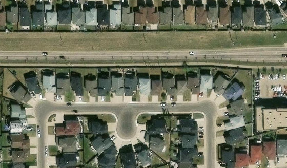 Satellite view of PLAN 0425840 BLOCK 26 LOT 20 in City of Edmonton, with the parcel boundary outlined