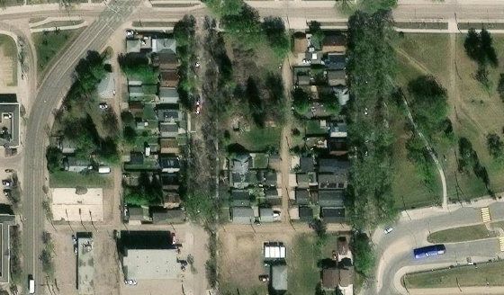 Satellite view of PLAN 2436AB BLOCK 8 LOT 9 in City of Edmonton, with the parcel boundary outlined