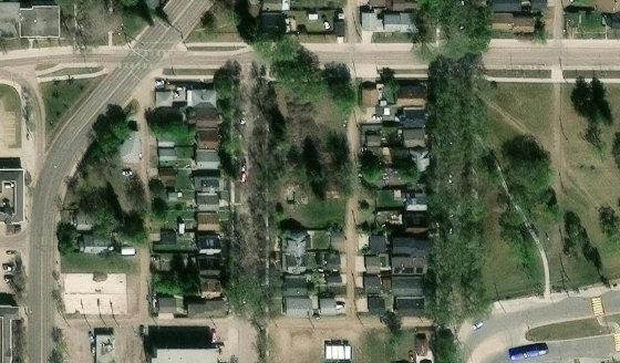 Satellite view of PLAN 2436AB BLOCK 8 LOT 11 in City of Edmonton, with the parcel boundary outlined