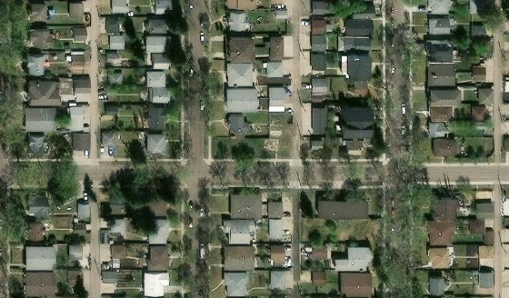 Satellite view of PLAN 8148AC BLOCK 39 LOT 1 in City of Edmonton, with the parcel boundary outlined
