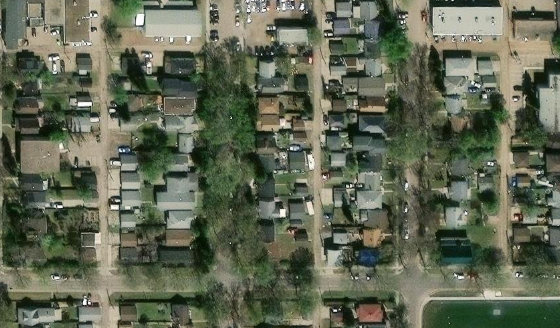 Satellite view of PLAN 8451ET BLOCK 89 LOT E in City of Edmonton, with the parcel boundary outlined