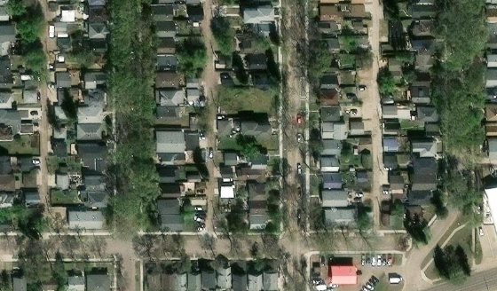 Satellite view of PLAN 290AI BLOCK 42 LOT 28 in City of Edmonton, with the parcel boundary outlined