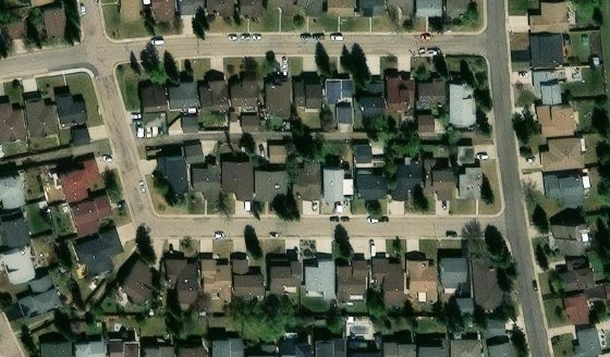 Satellite view of PLAN 7620370 BLOCK 18 LOT 17 in City of Edmonton, with the parcel boundary outlined