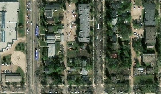 Satellite view of PLAN 7540AH BLOCK 8 LOT 424 in City of Edmonton, with the parcel boundary outlined