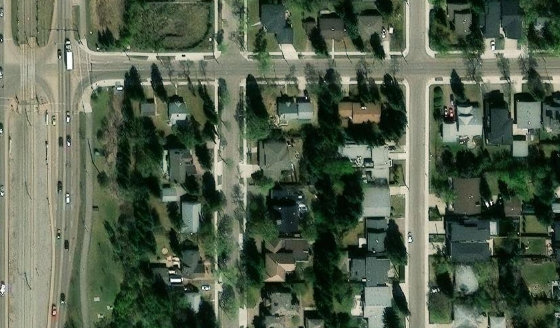 Satellite view of PLAN 8021127 BLOCK 3 LOT 20 in City of Edmonton, with the parcel boundary outlined