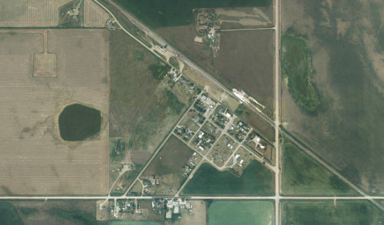 Satellite view of SE-16-18-26-W4 in Vulcan County, with the parcel boundary outlined