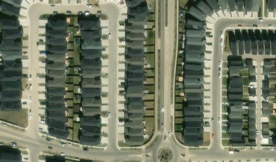 Satellite view of PLAN 2121829 BLOCK 18 LOT 8 in City of Edmonton, with the parcel boundary outlined