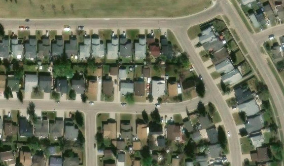 Satellite view of PLAN 7721448 BLOCK 32 LOT 13 in City of Edmonton, with the parcel boundary outlined