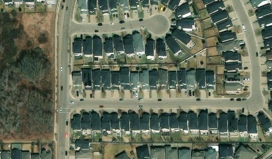 Satellite view of PLAN 1421051 BLOCK 3 LOT 33 in City of Edmonton, with the parcel boundary outlined