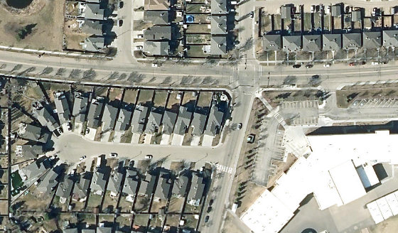 Satellite view of PLAN 0425313 BLOCK 12 LOT 2 in City of Edmonton, with the parcel boundary outlined