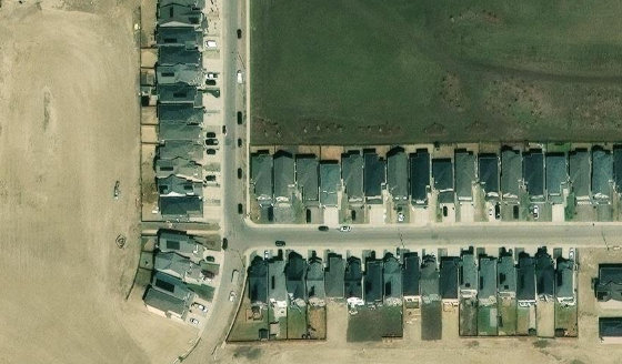 Satellite view of PLAN 2122967 BLOCK 10 LOT 84 in City of Edmonton, with the parcel boundary outlined