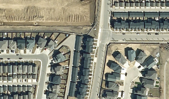 Satellite view of PLAN 1525185 BLOCK 14 LOT 4 in City of Edmonton, with the parcel boundary outlined