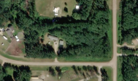 Satellite view of PLAN 7920624 BLOCK 6 LOT 89 in Lac Ste. Anne County, with the parcel boundary outlined