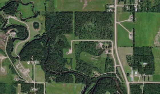 Satellite view of SE-16-54-17-W5 in Yellowhead County, with the quarter section this parcel sits inside outlined